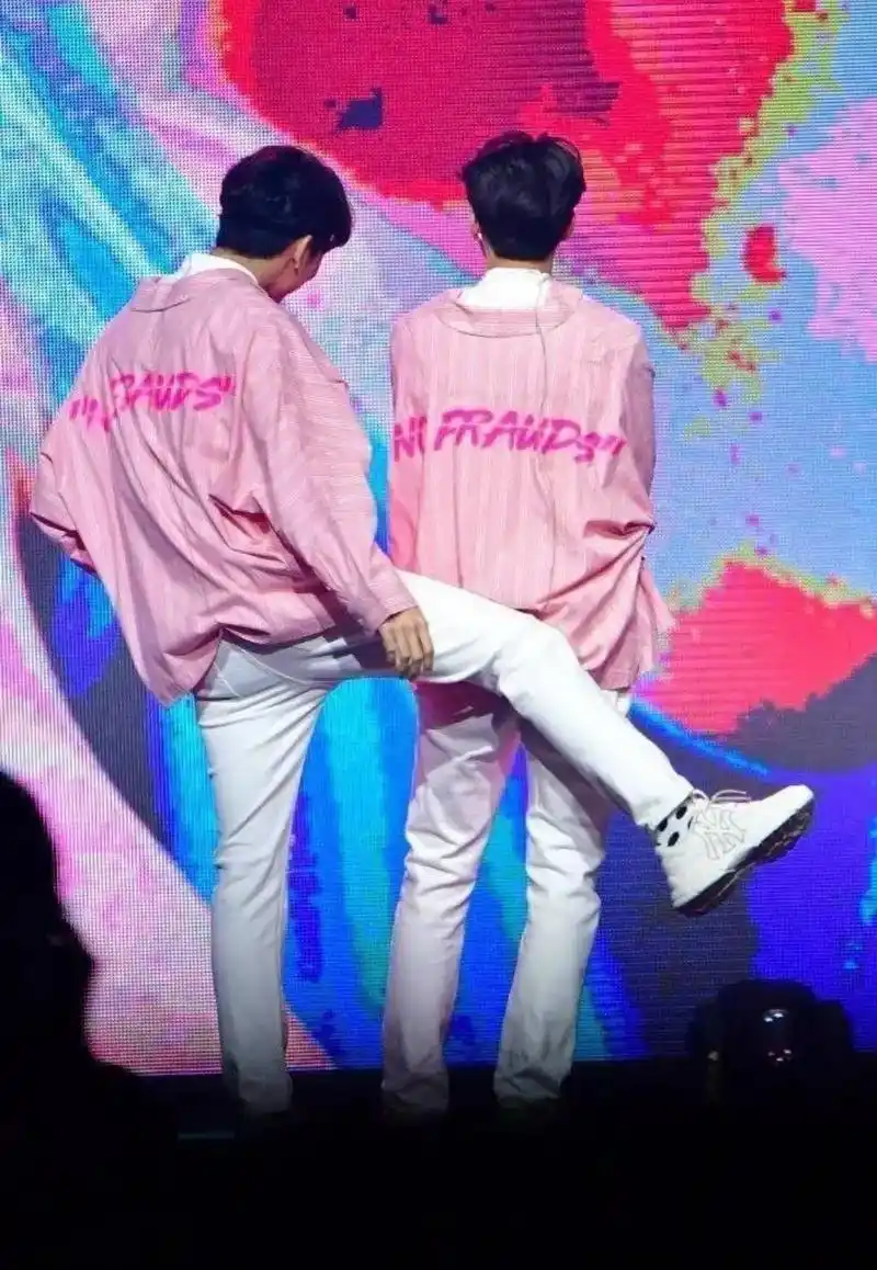 缪糕 满满的背影中全是爱意#mewgulf #你是凭实力刷 - 抖音