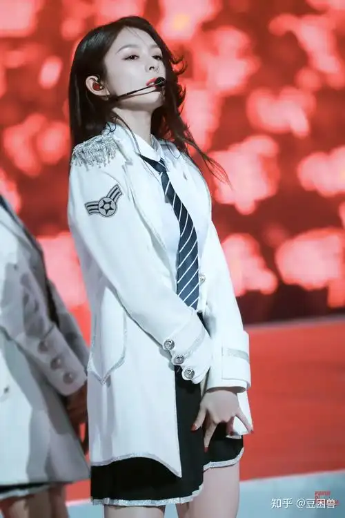 火箭少女101的成员傅菁有哪些好看的图?