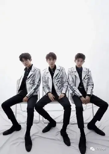 tfboys三小只国庆终于合体了,小凯和千玺的变化最大!