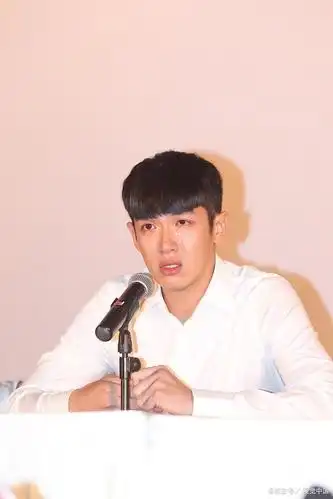 流泪坦白吸毒的柯震东