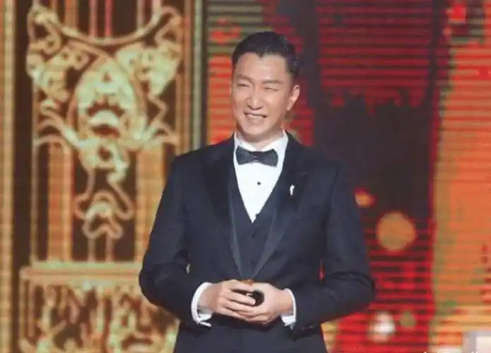 四年后,孙红雷再次合作顶流男艺人,演员阵容十分豪华_影视剧_张艺兴