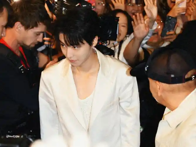 王俊凯cl巴黎时装周##王俊凯cl代言人