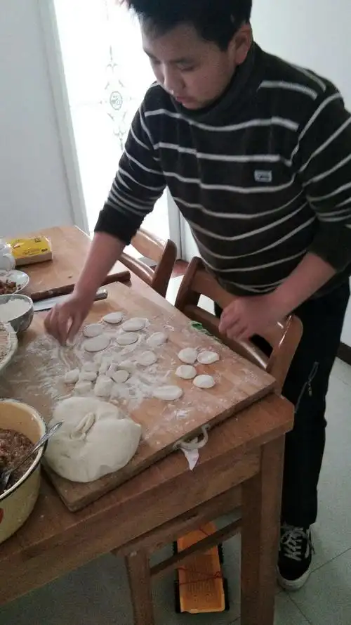 包饺子