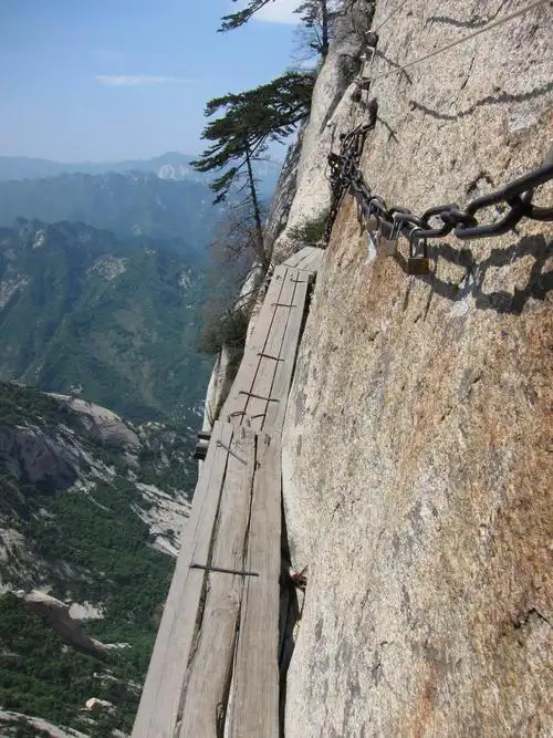 【携程攻略】华山长空栈道适合朋友出游去玩吗,长空栈道朋友出游玩乐