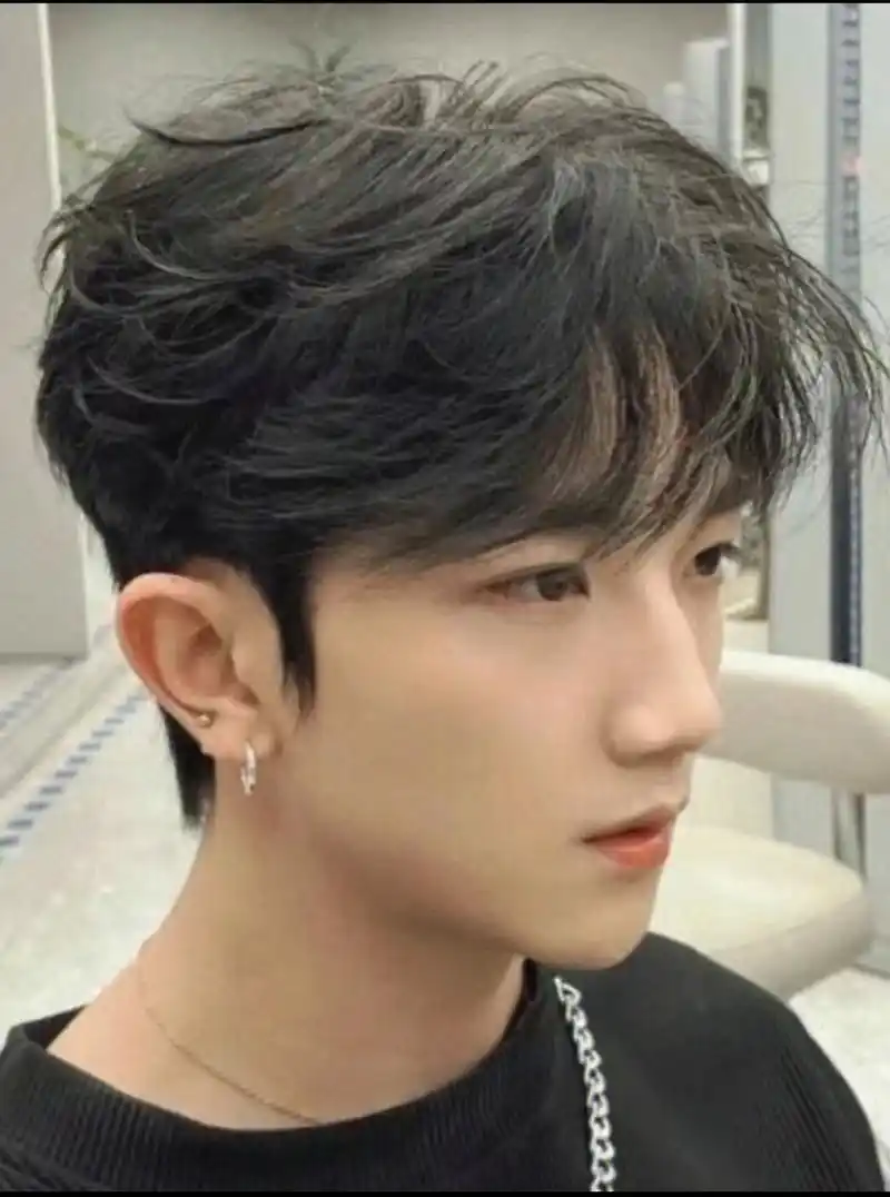 超帅男士韩式气垫烫 微分碎盖 超帅男士韩式气垫烫~乌鲁木齐男士烫发