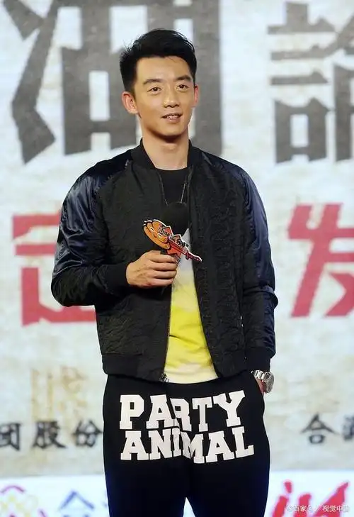 身高是一个人的先天条件,也是一个人的自信来源之一.