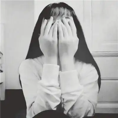 qq高冷孤独女生头像黑白高清图片秒回是这个世界最暖的技能