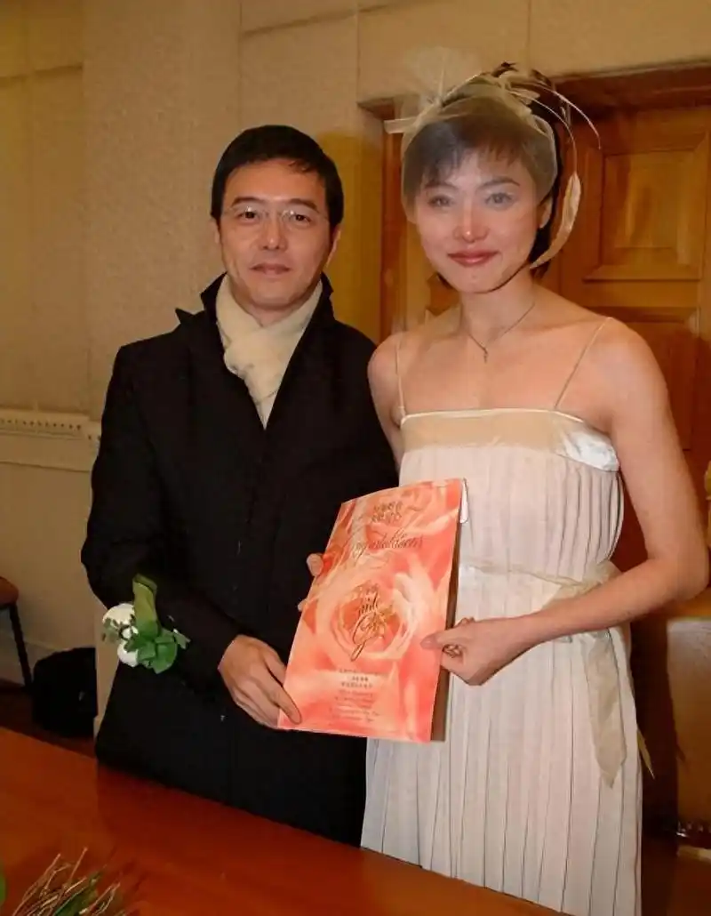 演员张延:嫁大5岁香港丈夫,婚后生一女,如今女儿比她还漂亮