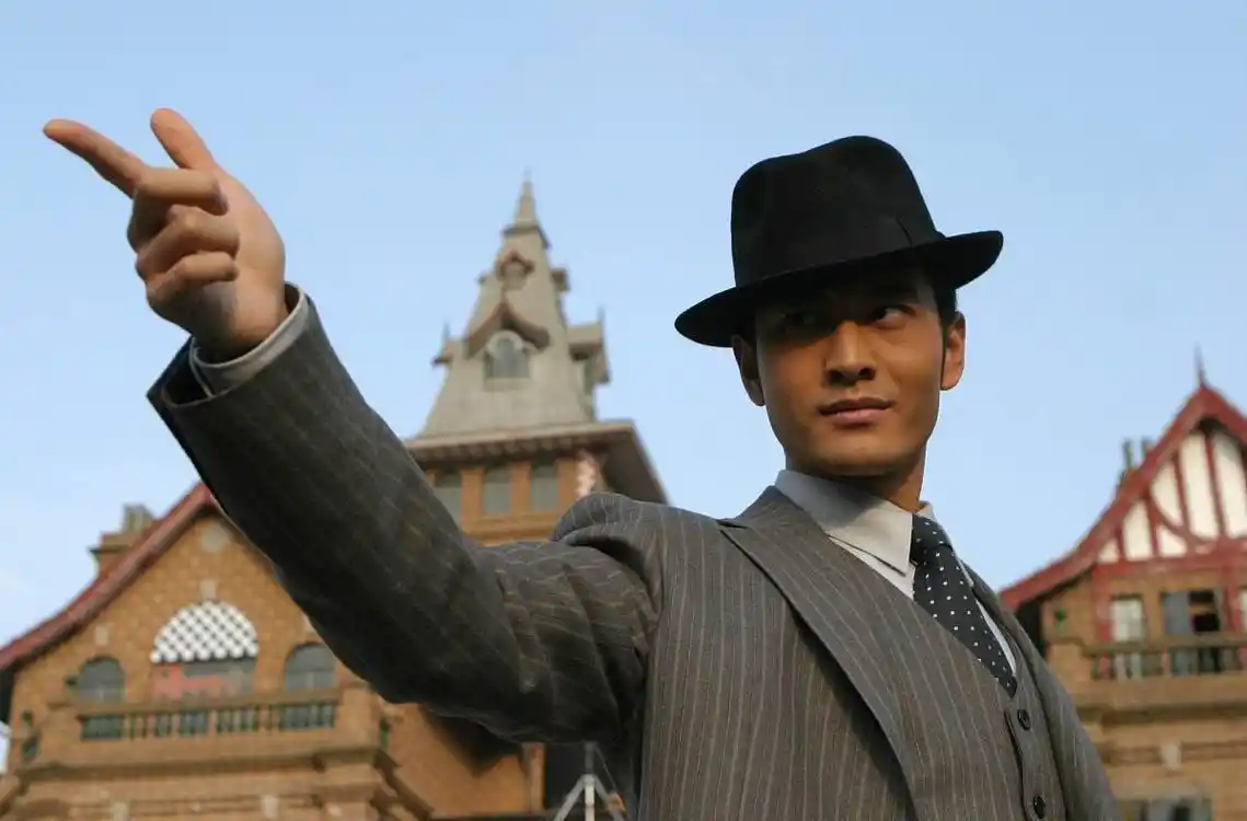 《上海滩》黄晓明版42集剧情 在《上海滩》的第42集中,冯敬尧和许文强