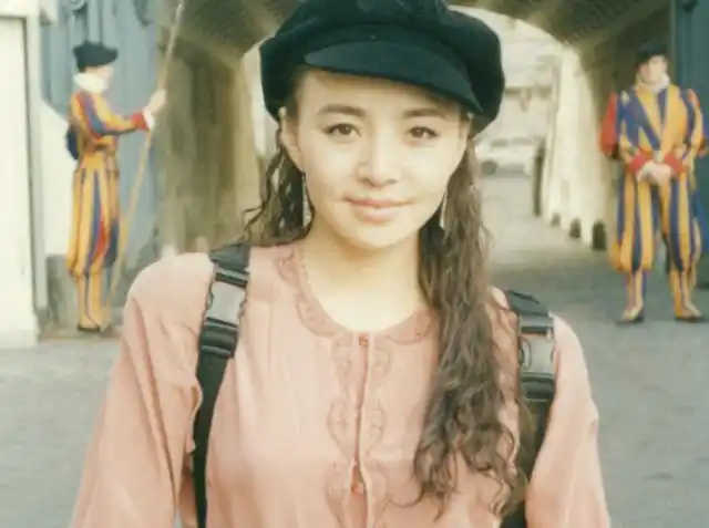 宋丹丹称自己曾是"校花",没人相信,看了年轻时的照片立马打脸