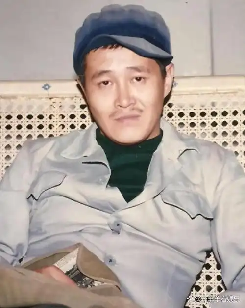 6岁的时候,他的母亲去世了.童年时期的赵本山,生