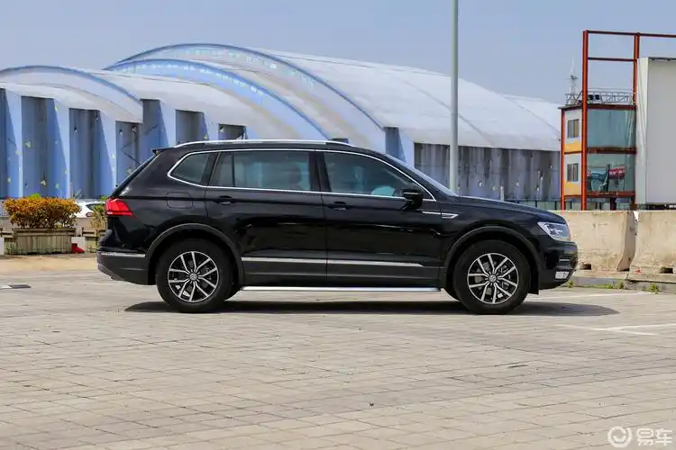 【途观l2017款330tsi 双离合 两驱 豪华版正侧车头向右水平汽车图片