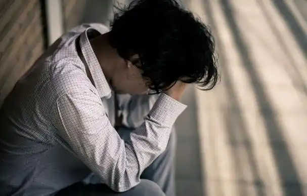 男人的中年危机:谁能体会那份无奈与心酸?