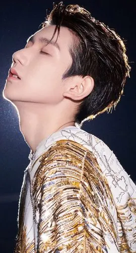 王源频繁上演精致侧颜杀无形中撩人最致命