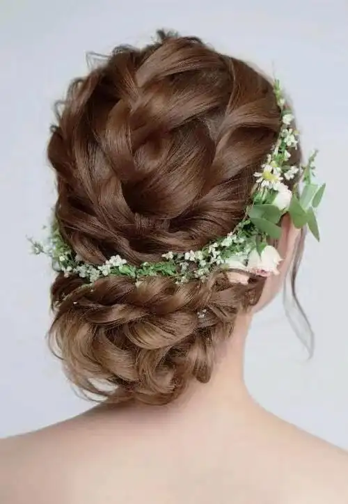 新娘盘发教程(新娘编发造型基础)