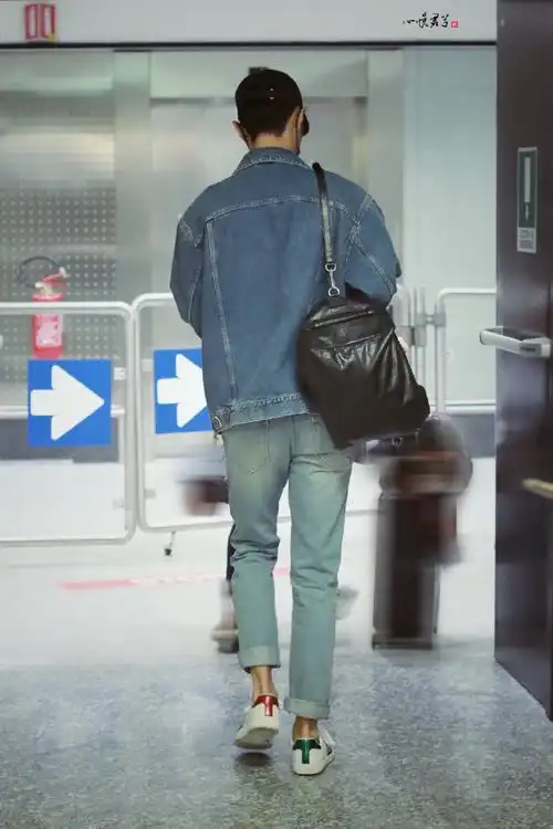 肖战超话#肖战1005生日快乐#刷到最近很火的脚踝修容视频惊现图一 没