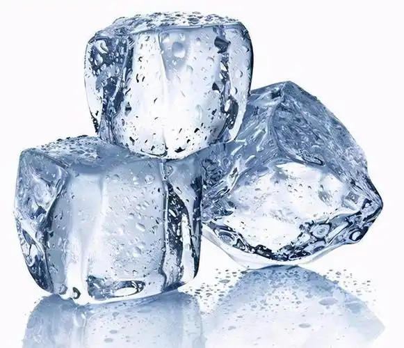 在不同的物理条件下,水可以呈液态,固态或气态;在不同的能量状态下水