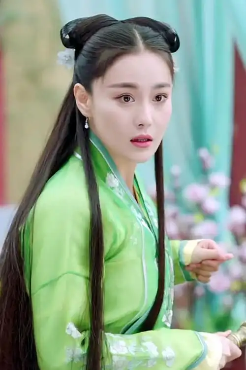 花谢花飞花满天谢千寻张馨予饰