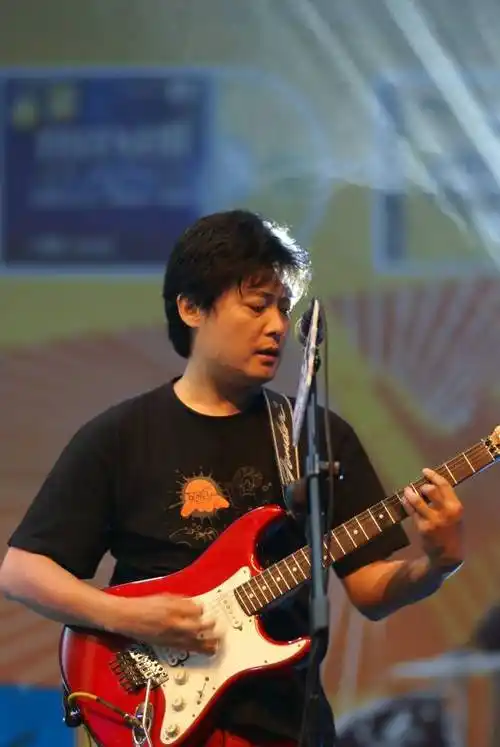 gnx1wsjoki">李彤, a target="_blank" href="/item/黑豹乐队/524937"