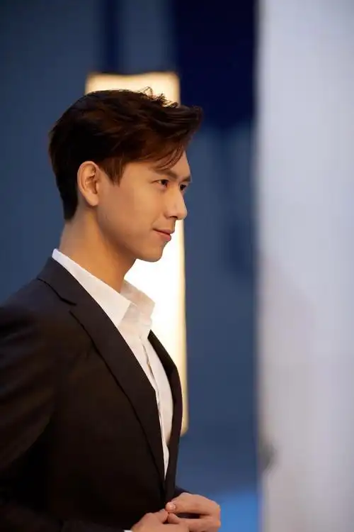 李现侧脸鲨 李现侧脸鲨