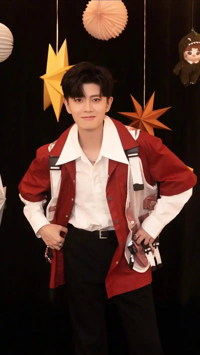 任嘉伦2021年行程汇总! 2021完美收官,2022再创嘉 - 抖音