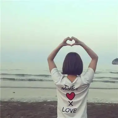 对着街道比心头像女 女生头像图片大全 -【爱个性】