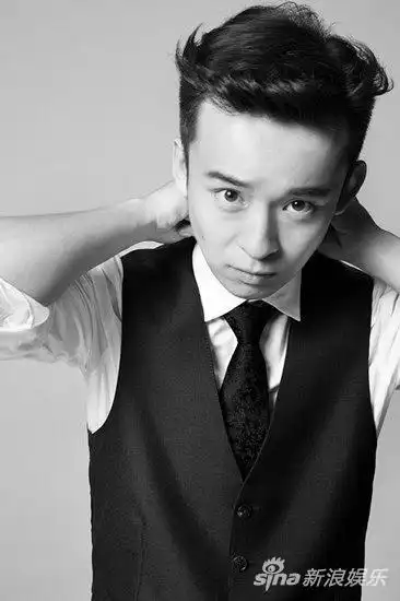 董子健年会秀歌技 高智商总裁展撩妹技能