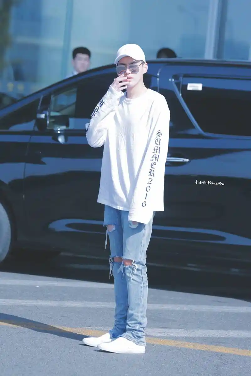 吴亦凡机场照真的很帅,那么你觉得怎么样呢?