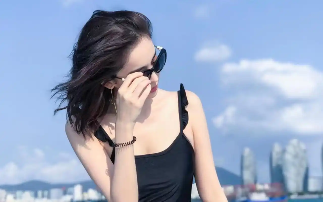 古力娜扎豪华游艇写真