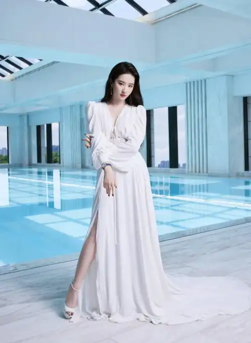 神仙姐姐刘亦菲的白裙子可太仙了!普通人怎么穿才能有同样的效果?