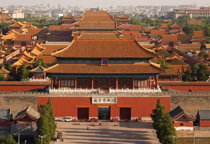 上景山拍故宫,下北海摄夜景