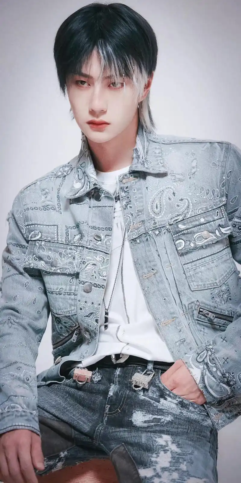 王一博牛仔装壁纸,高冷酷帅,荷尔蒙爆棚