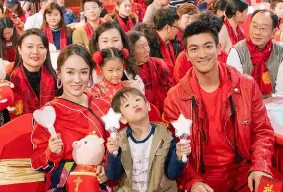 怕误会李沁拒绝签名,杜江私信网友删除照片_一家_霍思燕_感情