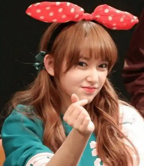 程潇出道前校庆照流出,"嫦娥"造型真的是很美网友:女神_照片_舞蹈