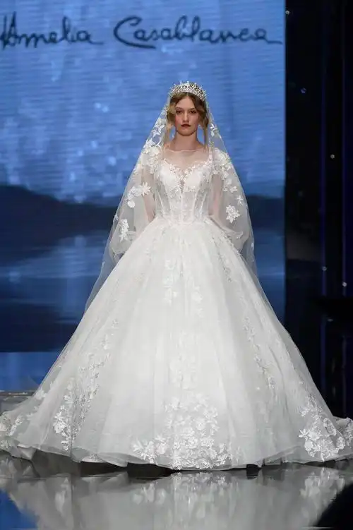 ameliacasablanca的玫瑰婚纱一眼就心动丨2020米兰婚纱时装周