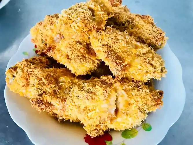 面包糠烤鸡翅,外酥里嫩搭配番茄酱更可口