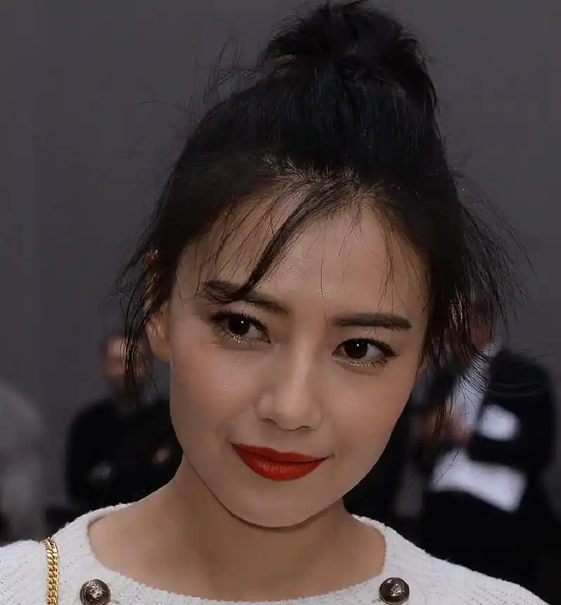 高圆圆:情感的波折,终获幸福的彼岸 高圆圆,这位美丽的女神,她的每