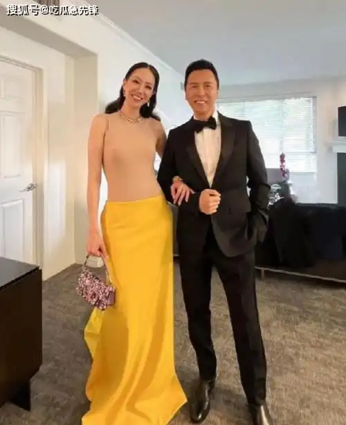 甄子丹很无奈,超模妻子穿了似没穿,把巨星老公的风头全抢光了