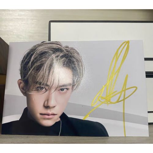 易烊千玺亲笔签名照真签tfboys周边签名照易烊千玺亲签加礼 1 单张