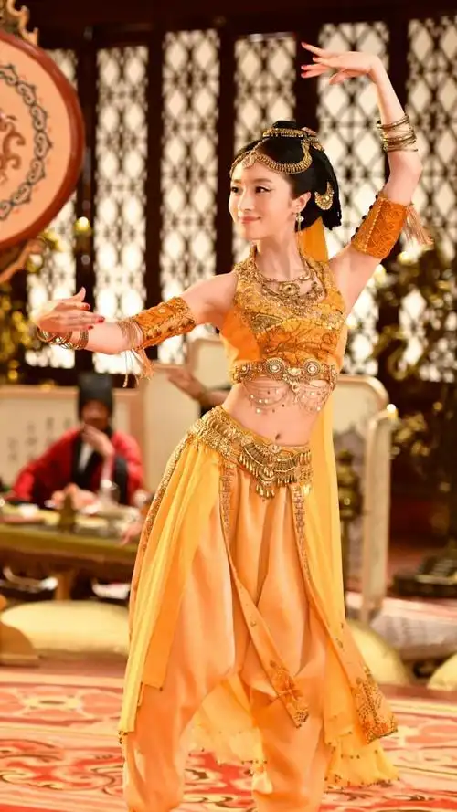 柜中美人黄轻风胡冰卿