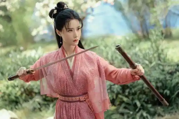 陈意涵是1997年出生的女孩子,在2014年的时候参加电影《美人鱼》的