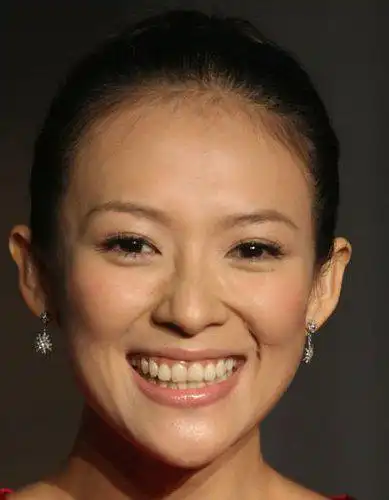 露一口黄牙的十大美女明星