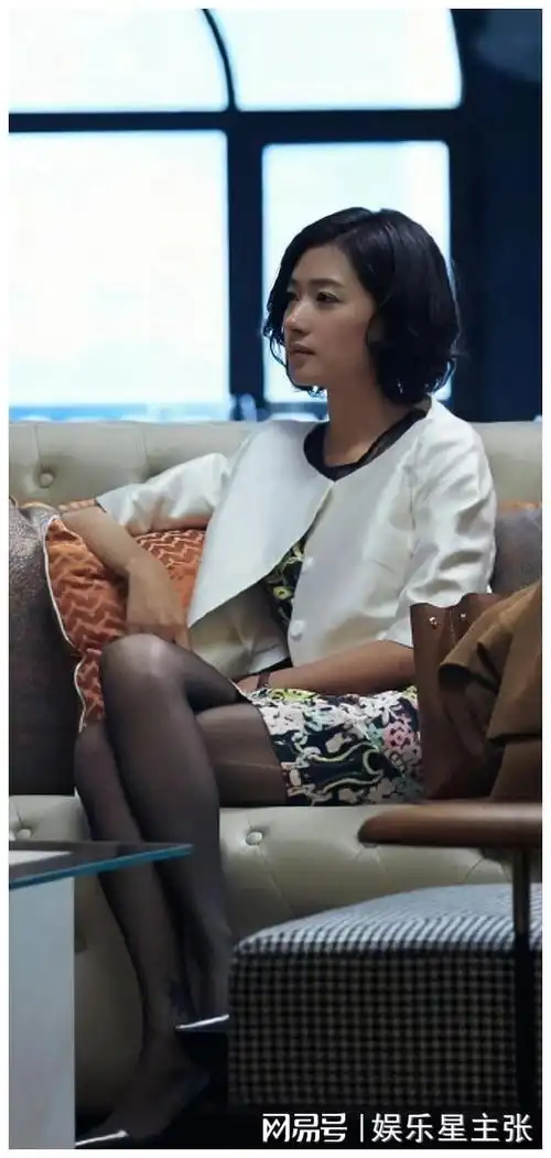 王珞丹vs万茜:同款露腿长裙,谁才能穿出勾人的性感?