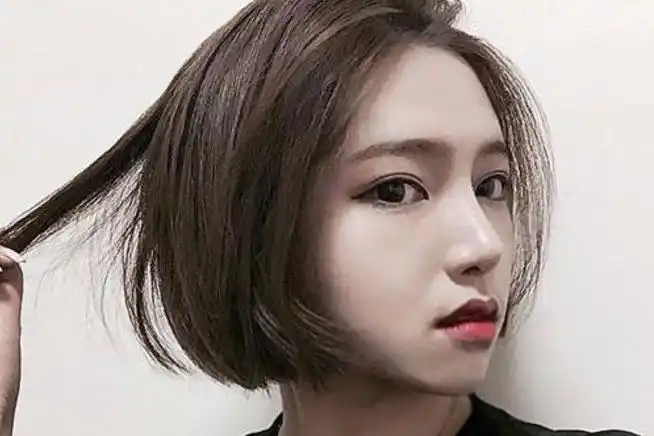 栗色头发 时尚显白超迷人