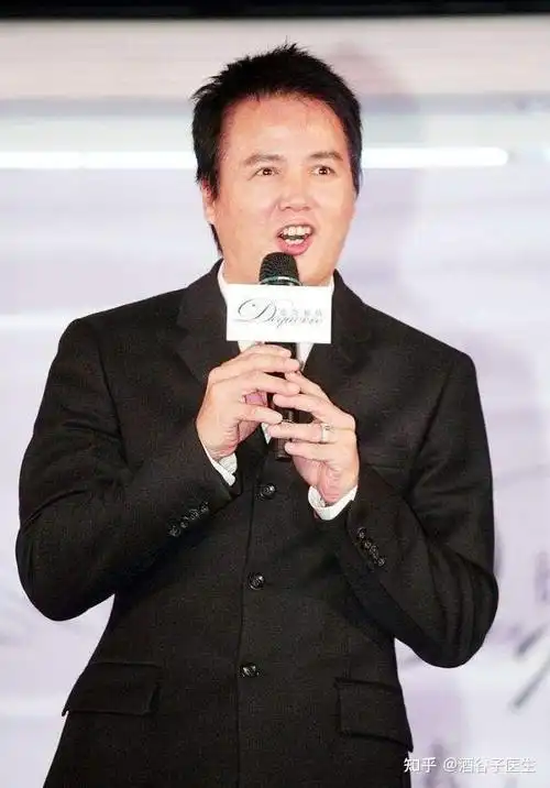 而张庭的丈夫林瑞阳,虽然现在看起来慈眉善目头发花白,活像个糟老头子