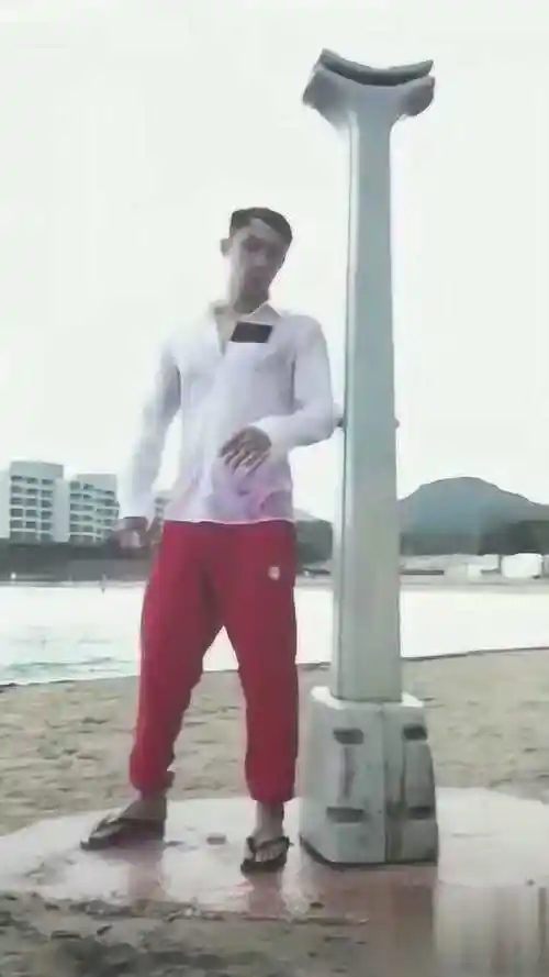 黄景瑜露天湿身露点,太a了吧?_腾讯视频