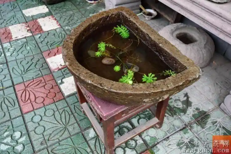 少见的半月形老青石小石盆【宁波木满阁】