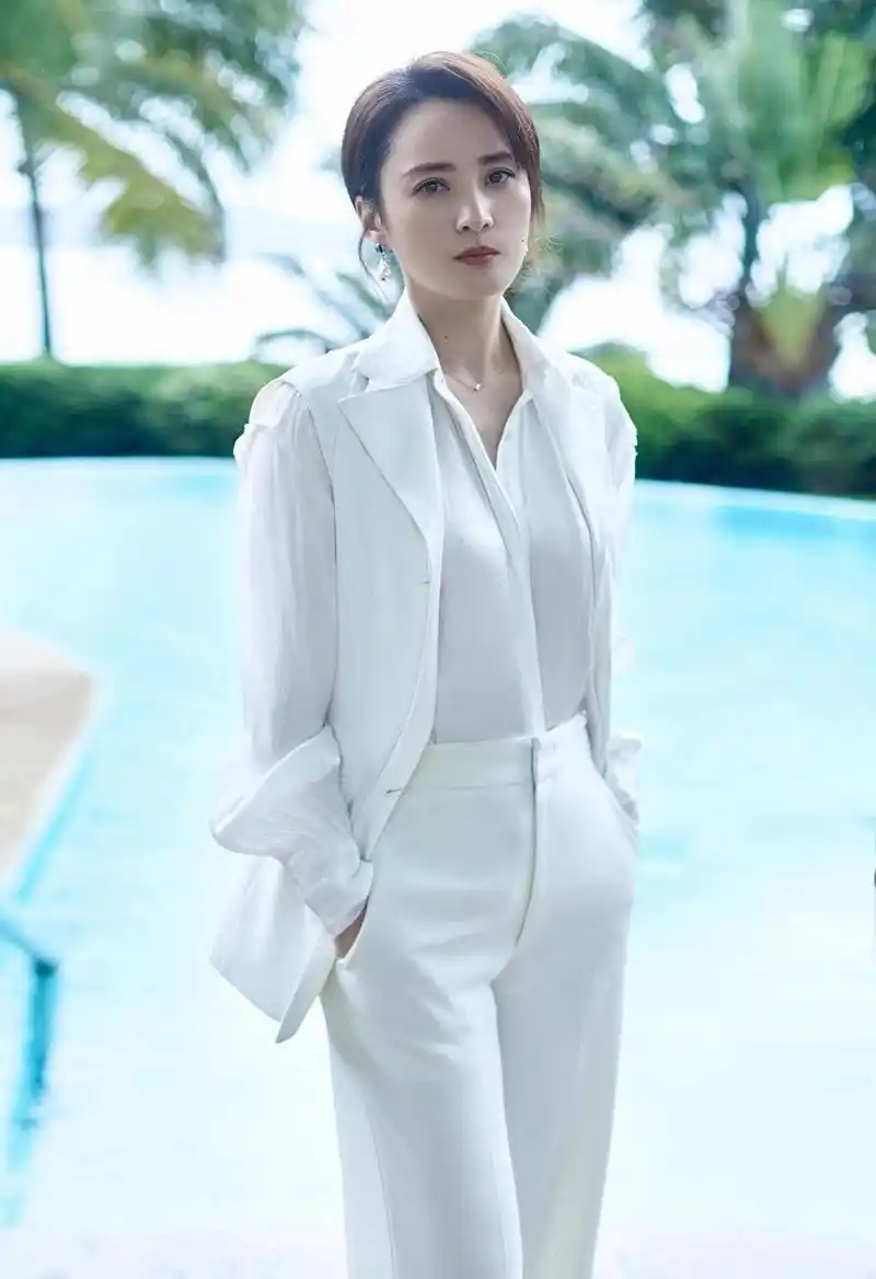 绝色佳人蒋勤勤,颜值依旧身材火辣