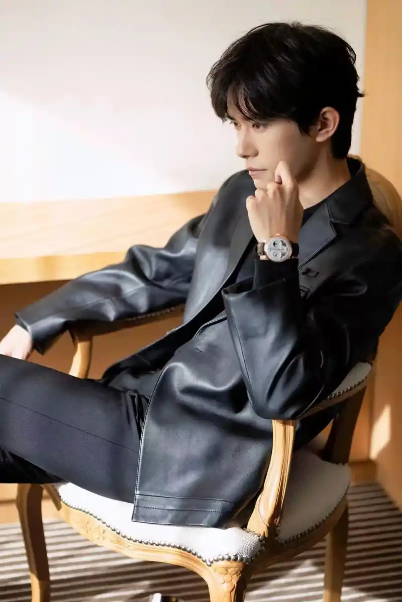 从容风范.积家全球代言人易烊千玺佩戴积家全新duometre - 抖音