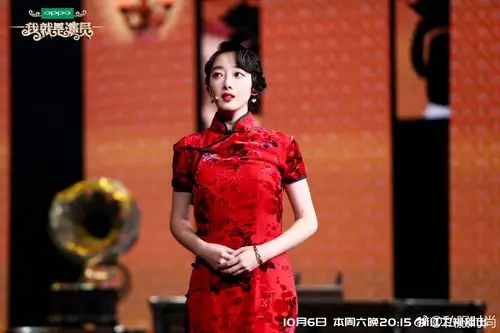 蒋梦婕红色旗袍,优雅复古气质,身穿旗袍的她魅力迷人